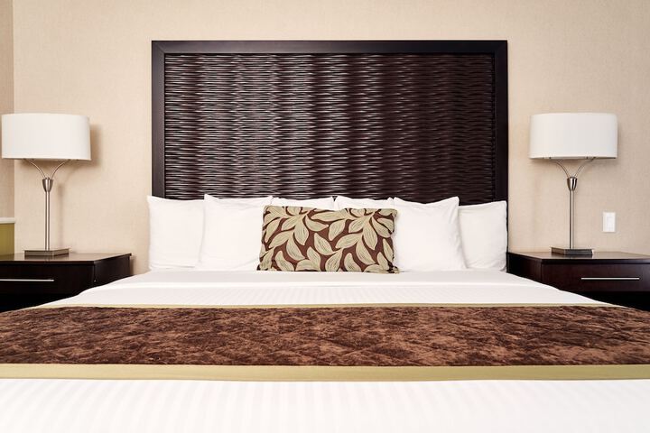 Room 12 of 27