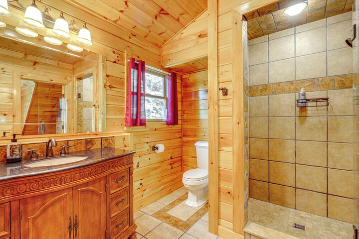 Hike Fish & Golf: Burnsville Retreat w / Deck!