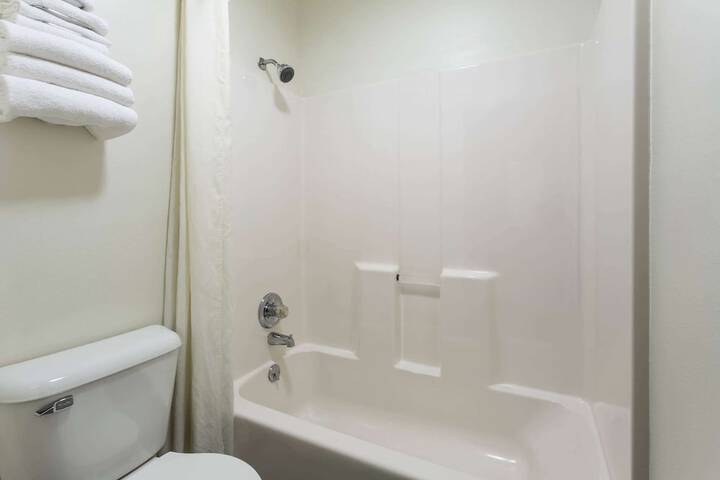 Room 14 of 27
