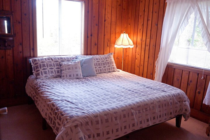 Room 221 of 399
