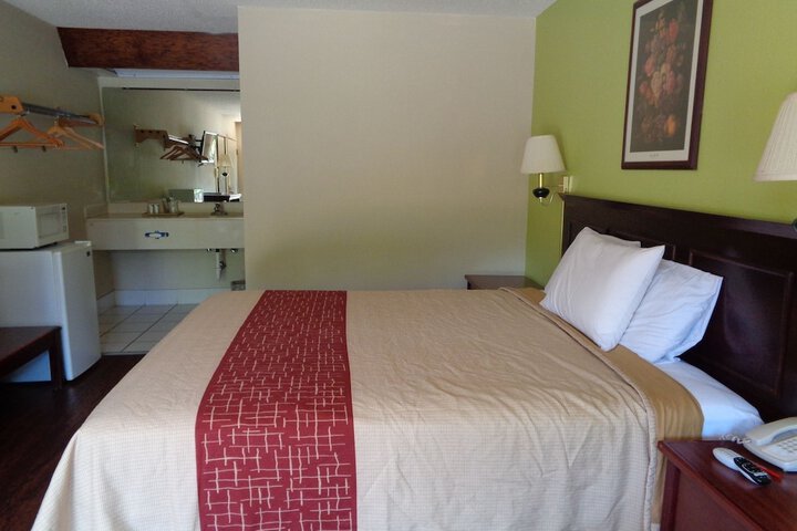 Room 34 of 44