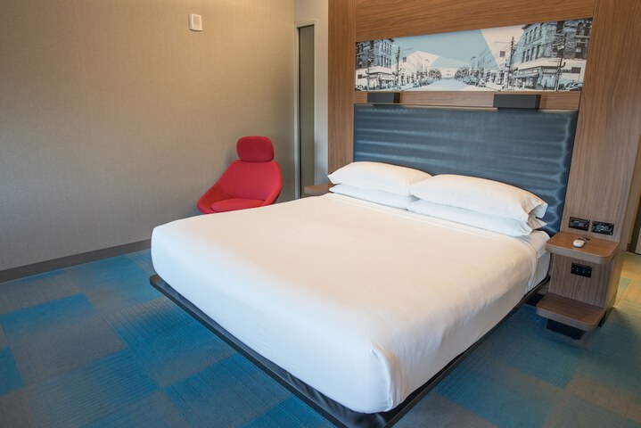 Room 51 of 78