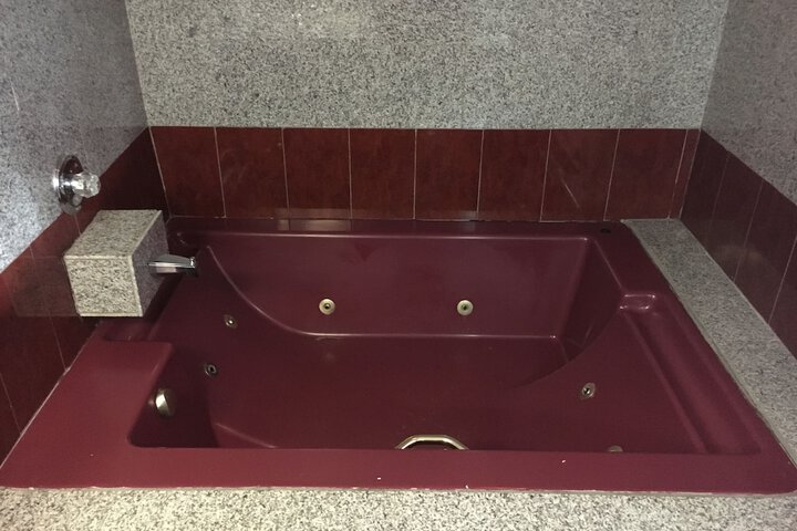 Hot Tub 33 of 33