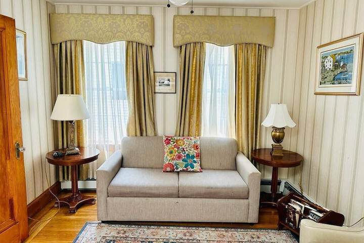 Room 43 of 156