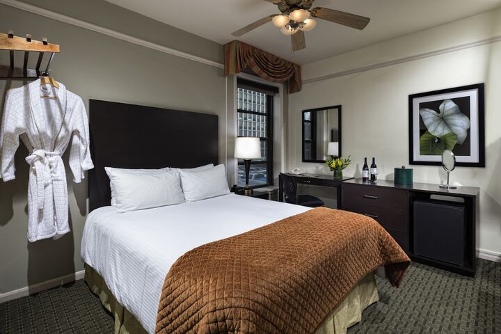 Room 7 of 25