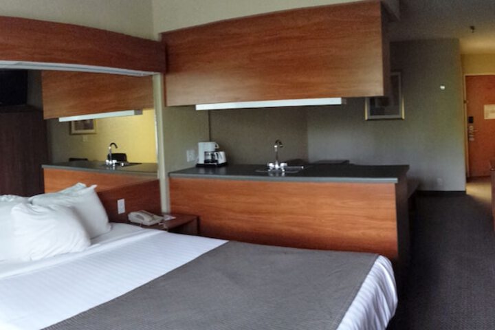 Microtel Inn & Suites by Wyndham Beckley East