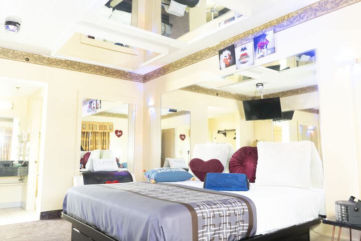Room 18 of 34