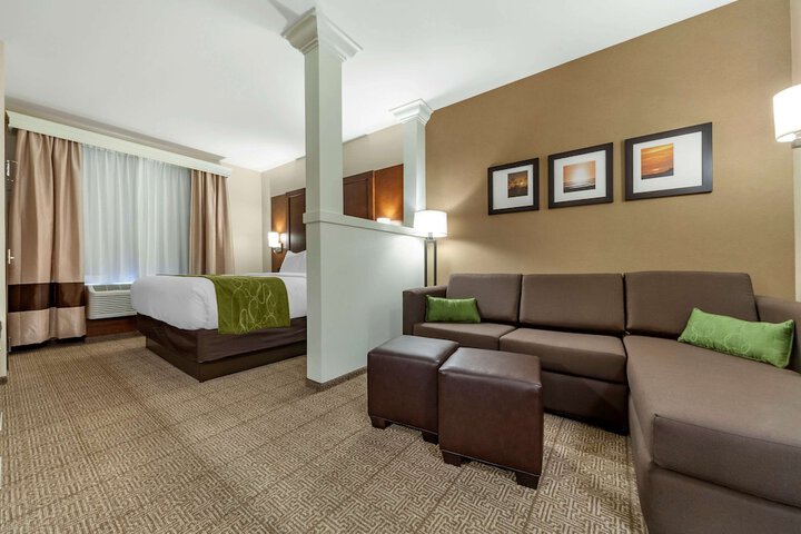 Room 17 of 36