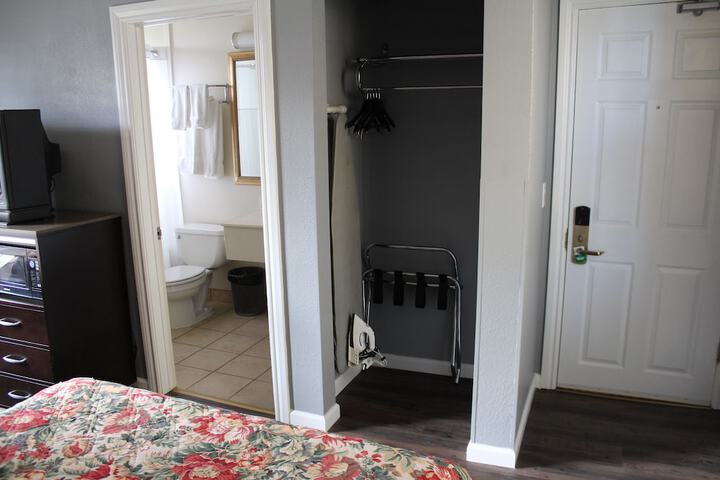 Layne Hotel