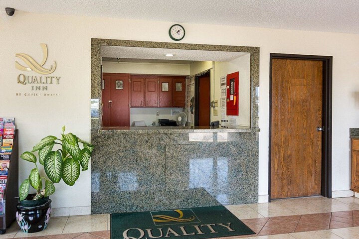 Hotel Interior 4 of 24