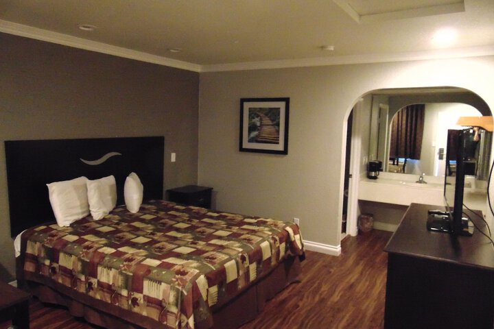 Room 15 of 42