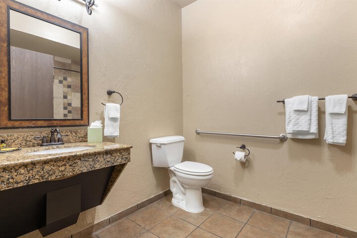 Best Western Plus Cimarron Hotel & Suites