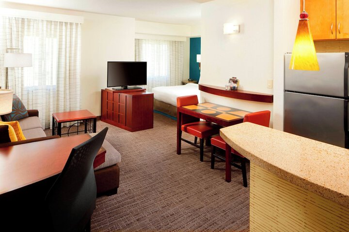 Room 14 of 28