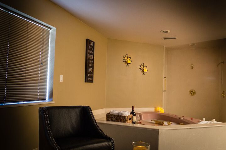 Room 12 of 60