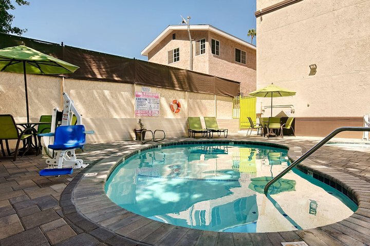 Pool 2 of 21