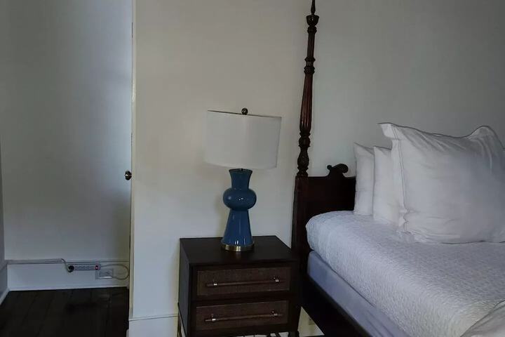 Room 44 of 107