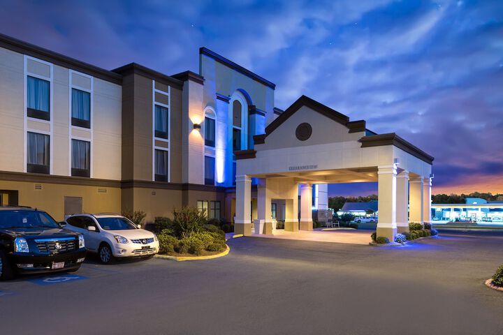 Holiday Inn Express & Suites Grenada by IHG