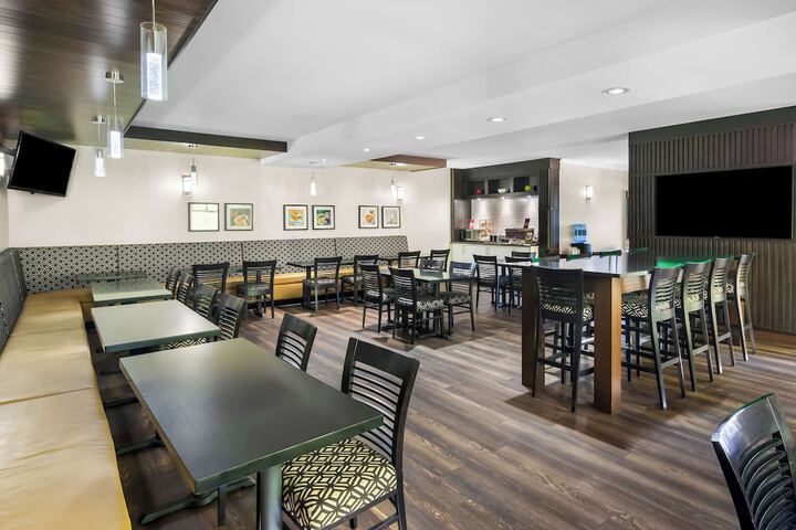 Best Western Plus Osoyoos Hotel & Suites