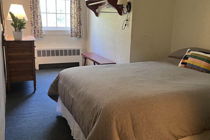 Room 7 of 32