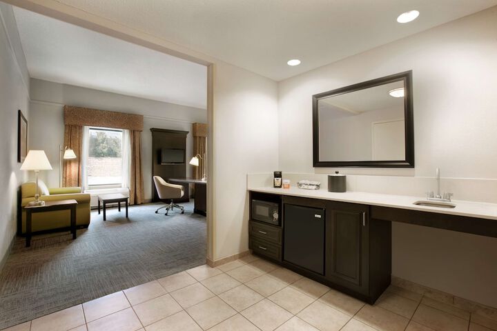 Hampton Inn & Suites Mahwah