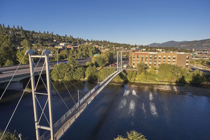 Hampton Inn & Suites Hood River