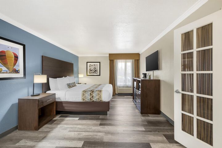 Best Western Airport Albuquerque InnSuites Hotel & Suites