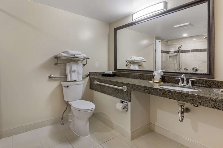 Best Western Plus Cobourg Inn & Convention Centre