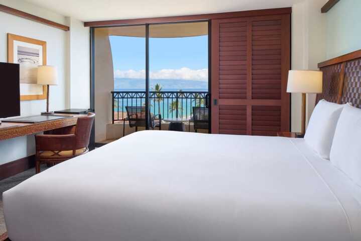 Royal Lahaina Resort & Bungalows