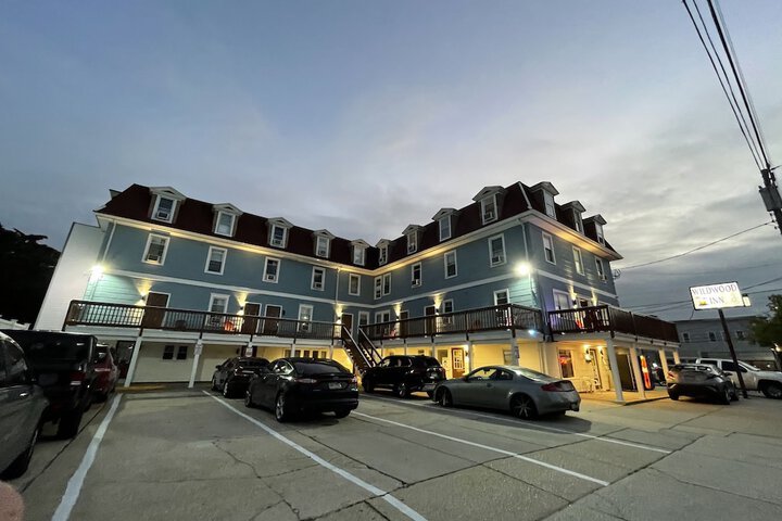 Hotel 5 of 50