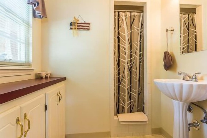 Room 52 of 111