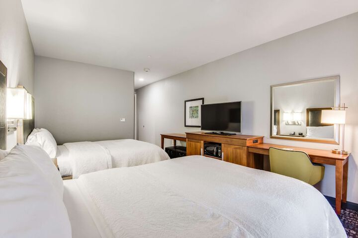 Hampton Inn & Suites Dallas / Ft. Worth Airport South