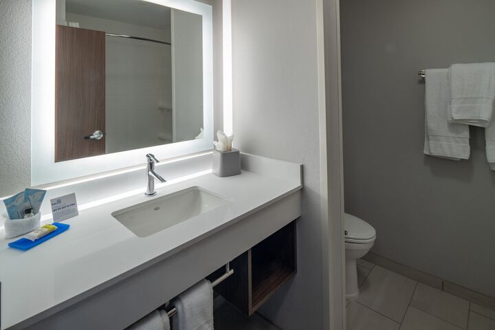 Room 10 of 31