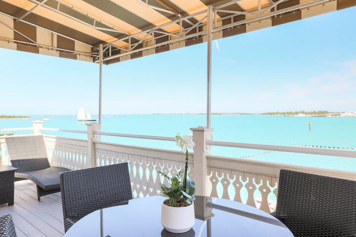 Pier House Resort & Spa
