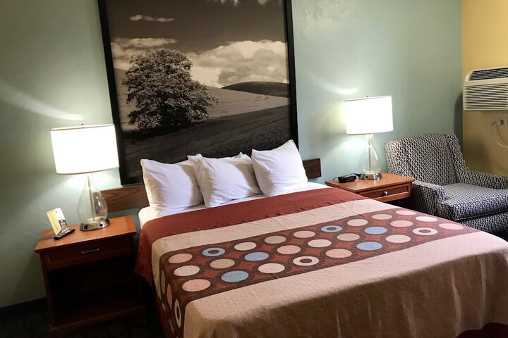 Room 37 of 42