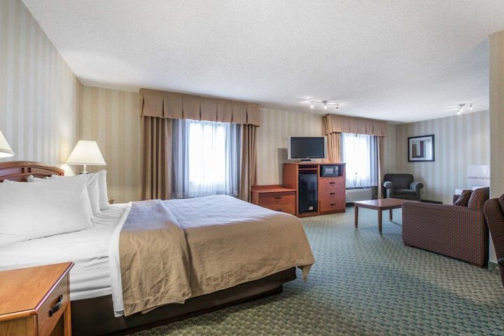 Room 17 of 38