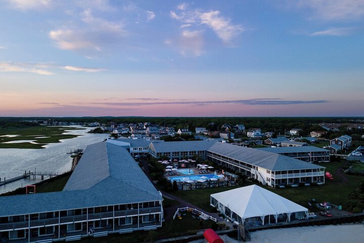 Red Jacket Beach Resort