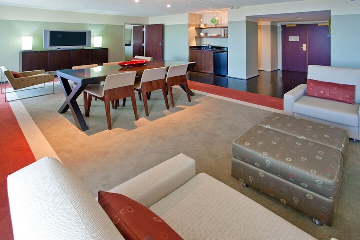 Room 12 of 60