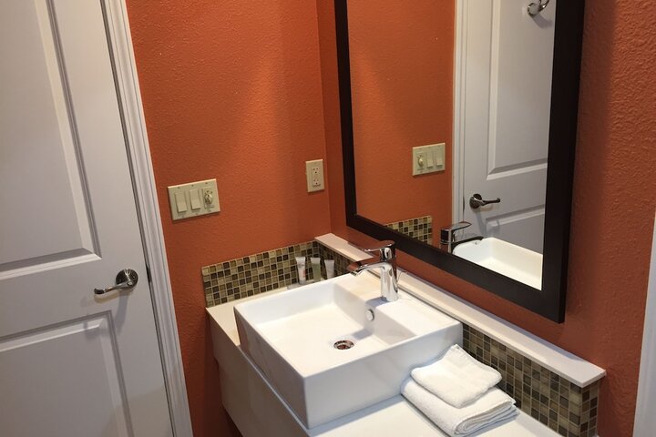 Room 27 of 52