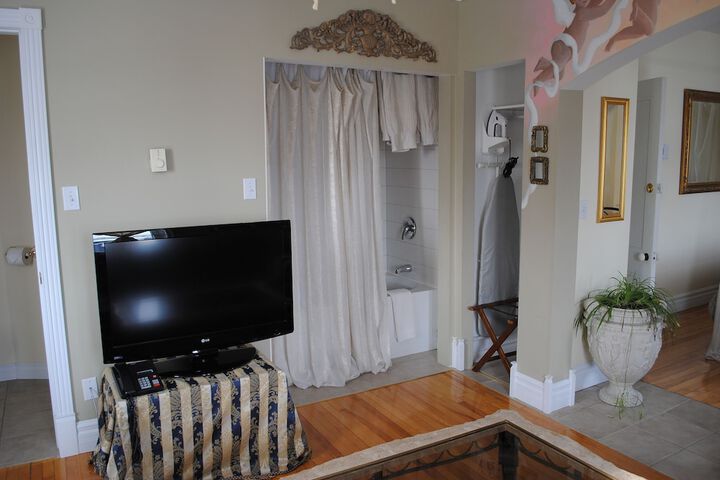 Room 8 of 41