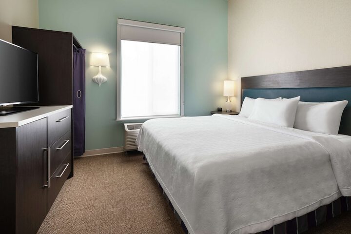 Room 17 of 39