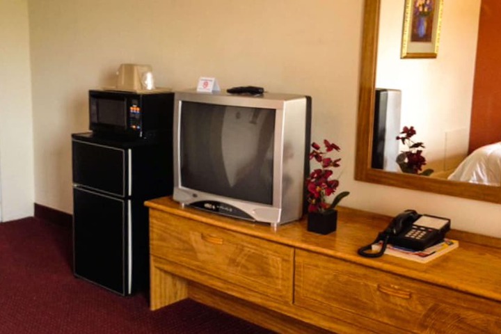 Room 25 of 38