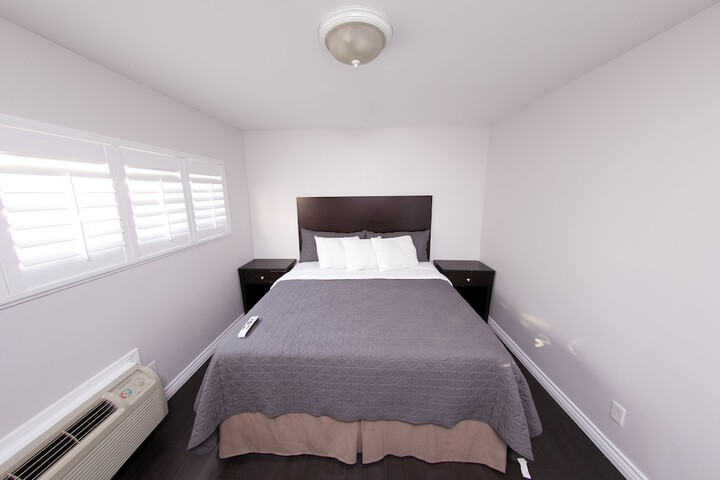 Room 25 of 39