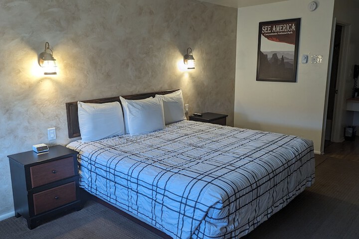 Room 21 of 27