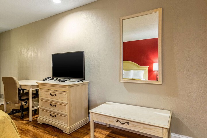 Room 17 of 26