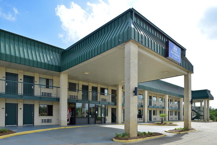 Hotel 4 of 24