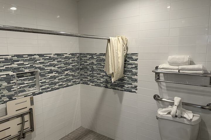 Room 8 of 27
