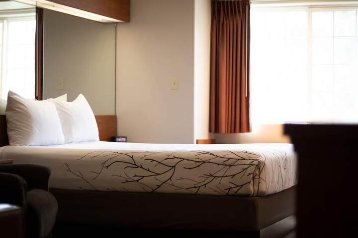 Room 12 of 46