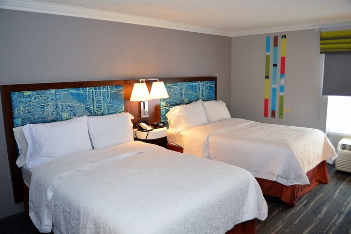 Hampton Inn & Suites Chicago / Hoffman Estates