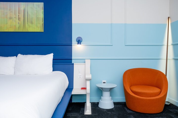 Room 192 of 195