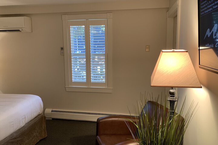 Room 34 of 163